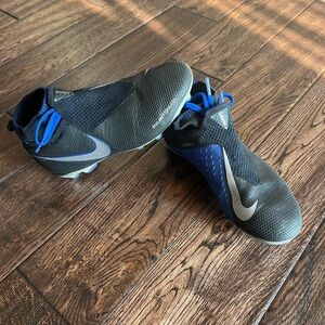 ⚽️ Nike boys soccer cleats